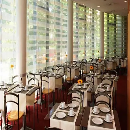 Nh Muenchen 4* אונטרהאכינג